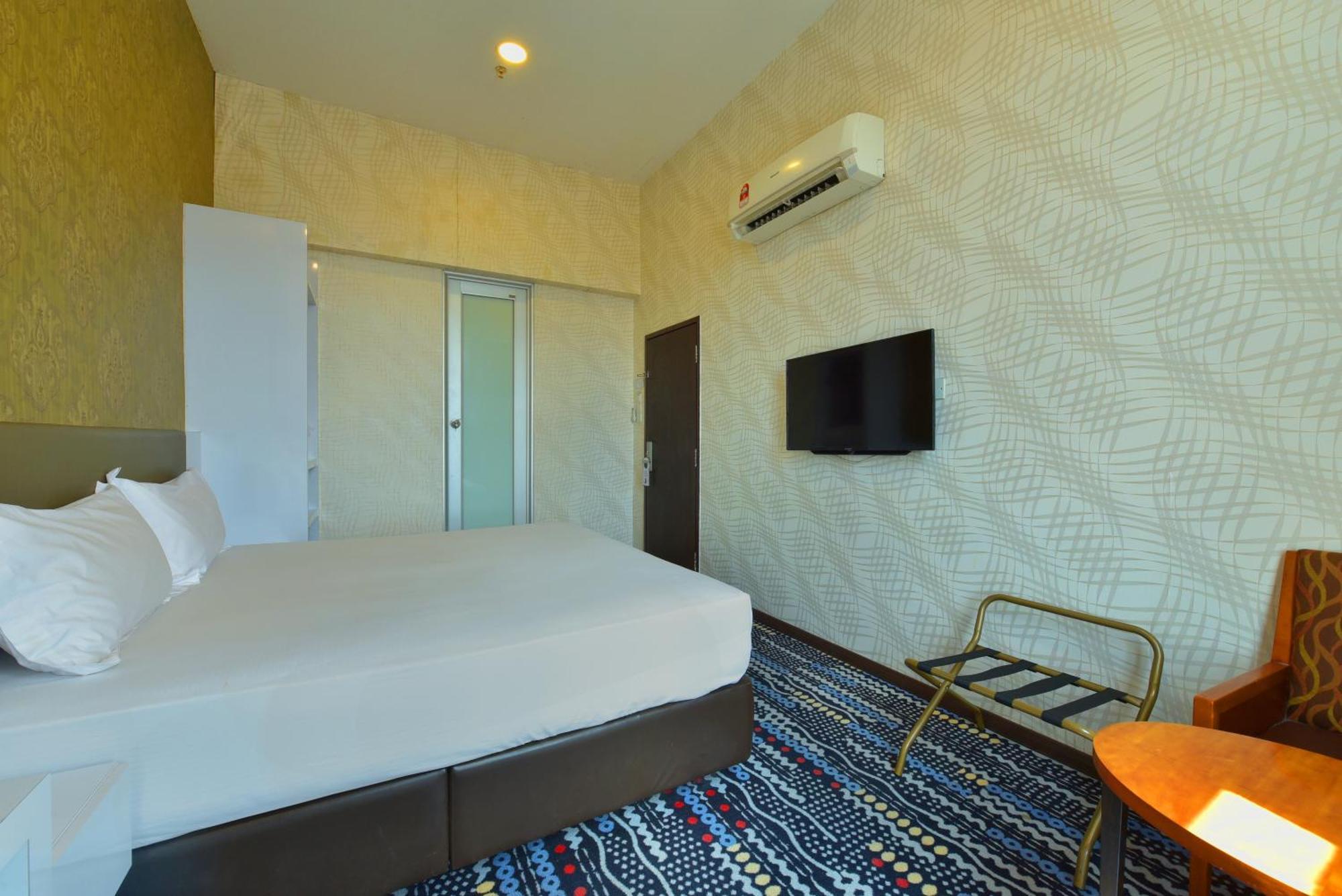Townhouse Oak Hotel Holmes Johor Jaya Джохор-Бару Екстер'єр фото
