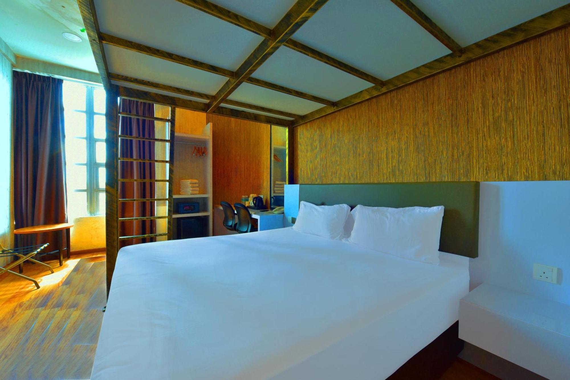 Townhouse Oak Hotel Holmes Johor Jaya Джохор-Бару Екстер'єр фото