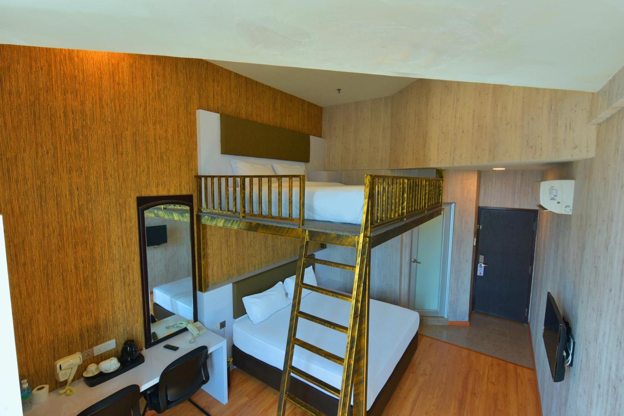 Townhouse Oak Hotel Holmes Johor Jaya Джохор-Бару Екстер'єр фото