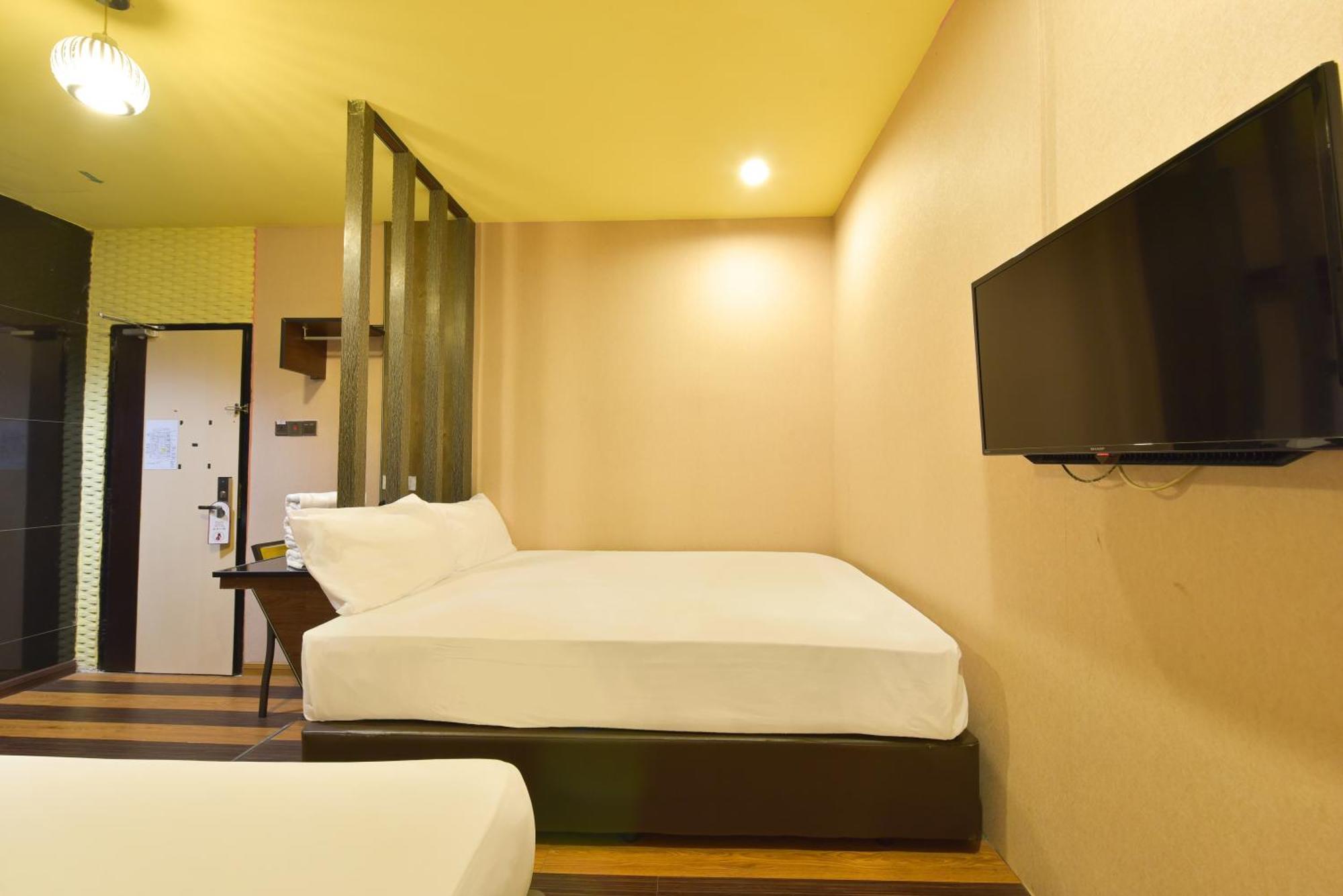 Townhouse Oak Hotel Holmes Johor Jaya Джохор-Бару Екстер'єр фото