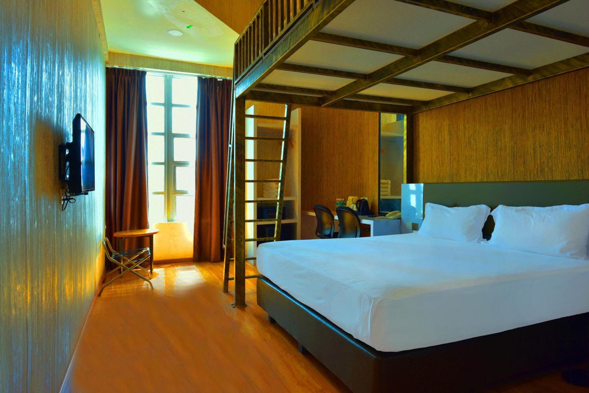 Townhouse Oak Hotel Holmes Johor Jaya Джохор-Бару Екстер'єр фото