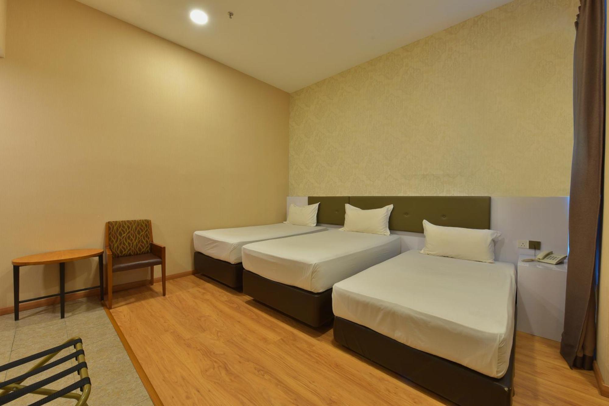 Townhouse Oak Hotel Holmes Johor Jaya Джохор-Бару Екстер'єр фото