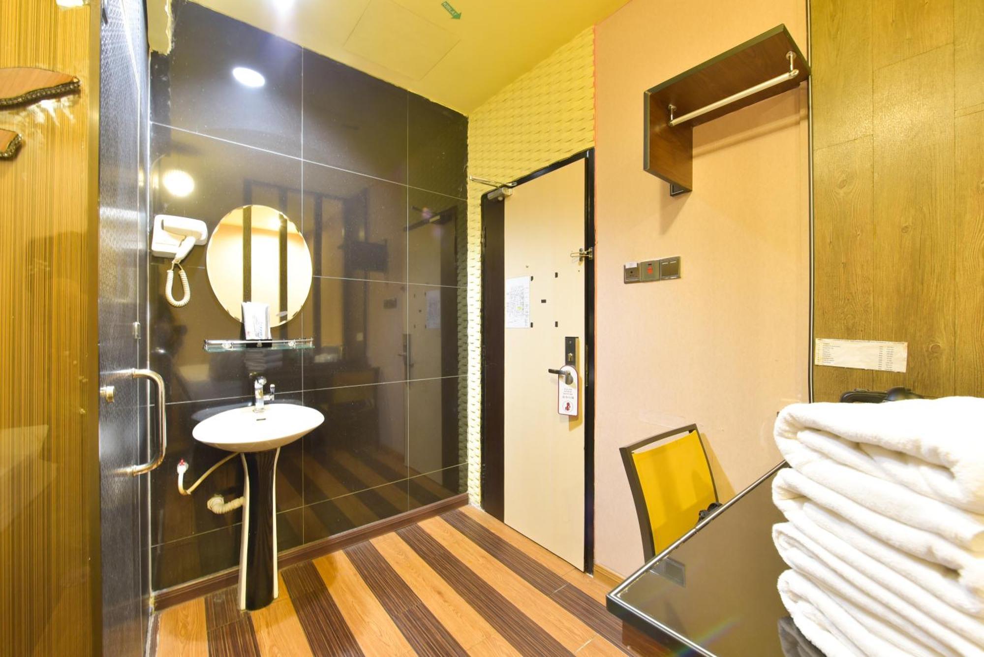 Townhouse Oak Hotel Holmes Johor Jaya Джохор-Бару Екстер'єр фото