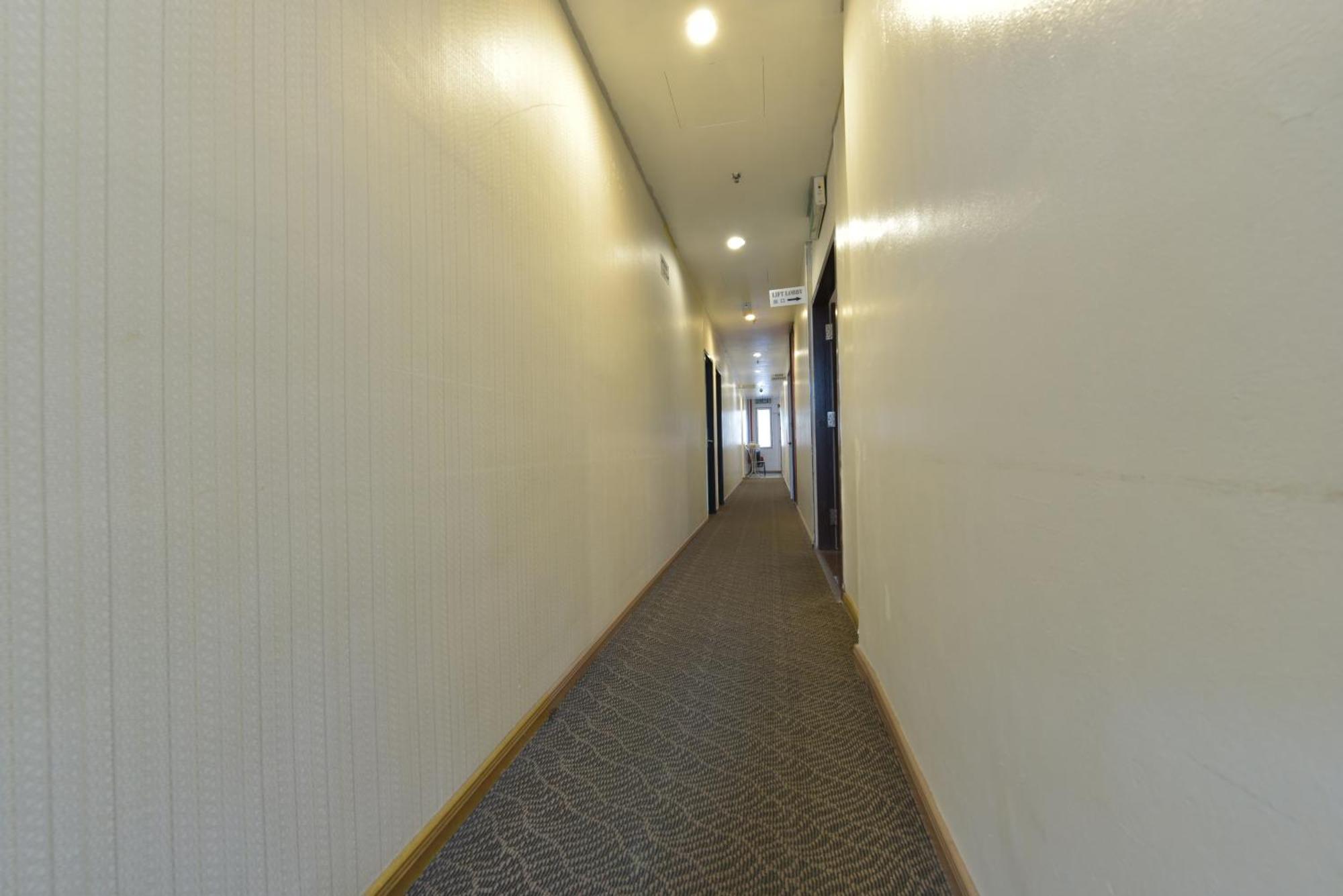 Townhouse Oak Hotel Holmes Johor Jaya Джохор-Бару Екстер'єр фото