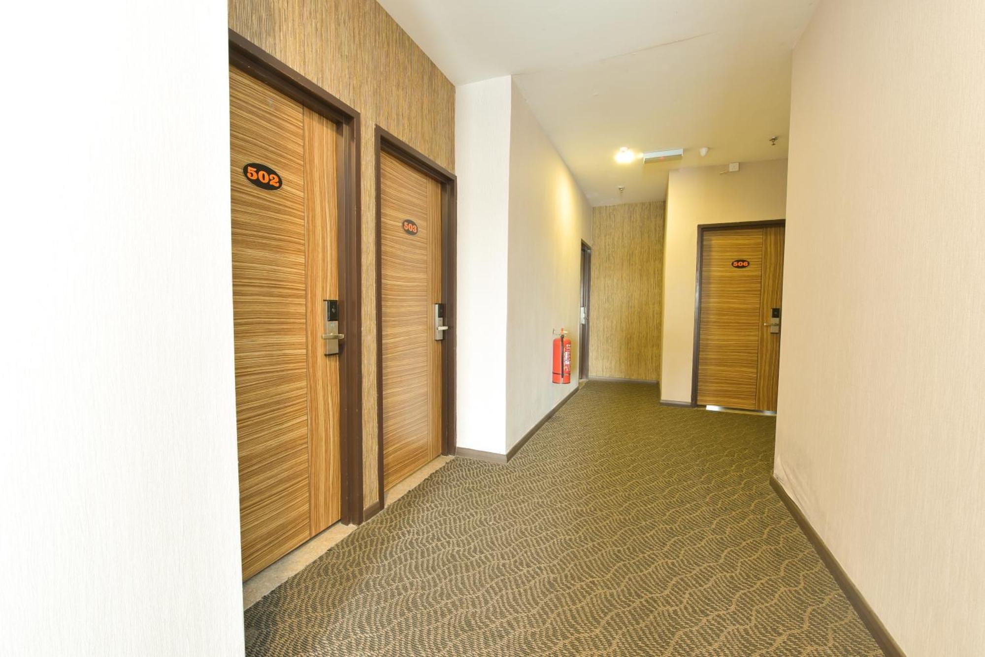 Townhouse Oak Hotel Holmes Johor Jaya Джохор-Бару Екстер'єр фото